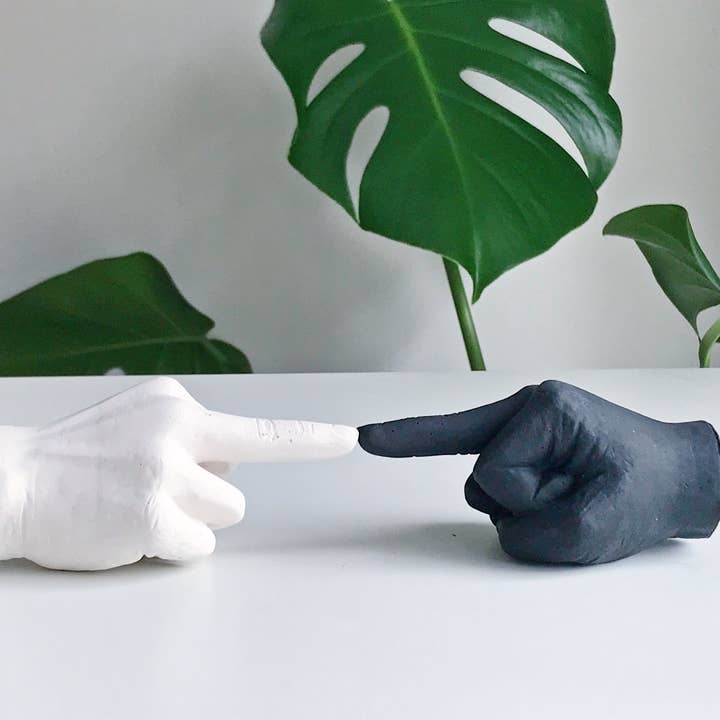 Weii Life Inc. - Wholesale Jewelry Dish - F**k You Off Hand Sculpture-Middle Finger Hand Jewelry Tray2