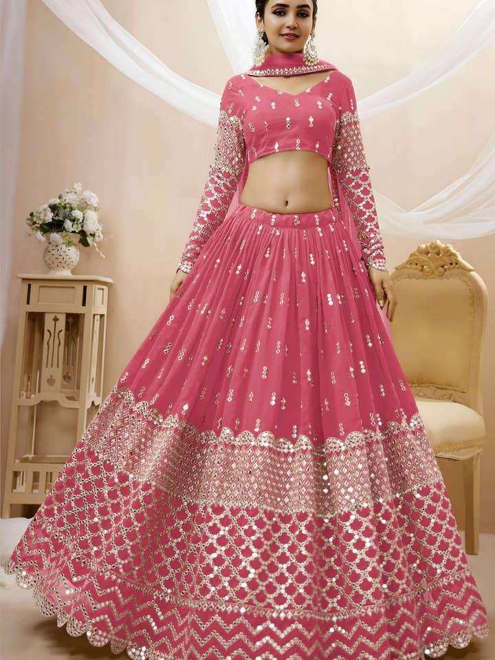 Lehenga Choli en Georgette Rose pour Mariage et Festival Indien & Pakistanais - Broderie de Sequins & Fil, Travail de Zari pour la vente par HATKE BRIDE