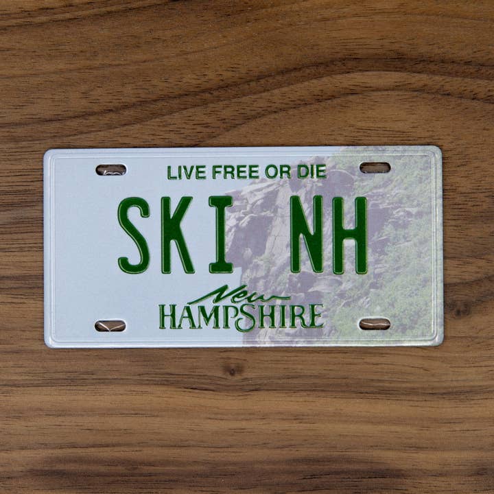 Imán de matrícula de New Hampshire - SKI NH para venta al por mayor de Ski House Games