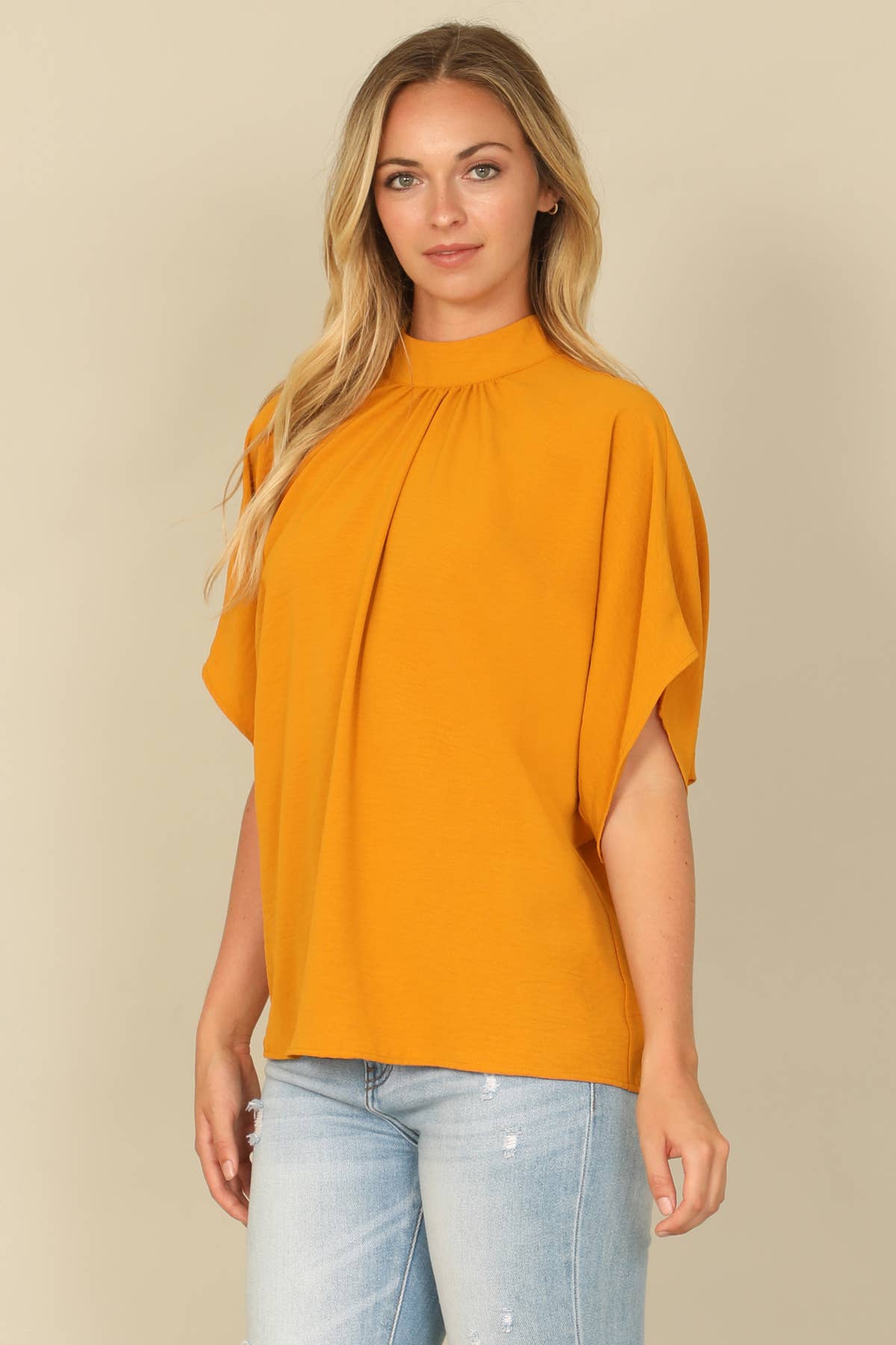 You & Me – Großhandel Bluse – Damen – YMT20083V-SOLID RÜCKENBAND DOLMAN-ÄRMEL HOCHHALS-TOP13