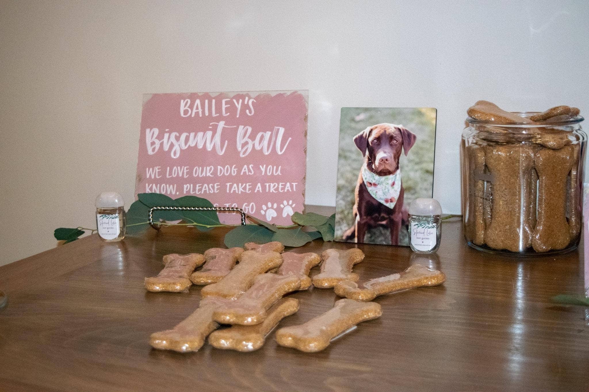 North Woods Animal Treats and Gifts - Wholesale Pet Treats - Dog - Display Crate of 24 Cookies - Bacon and Egg Bone6