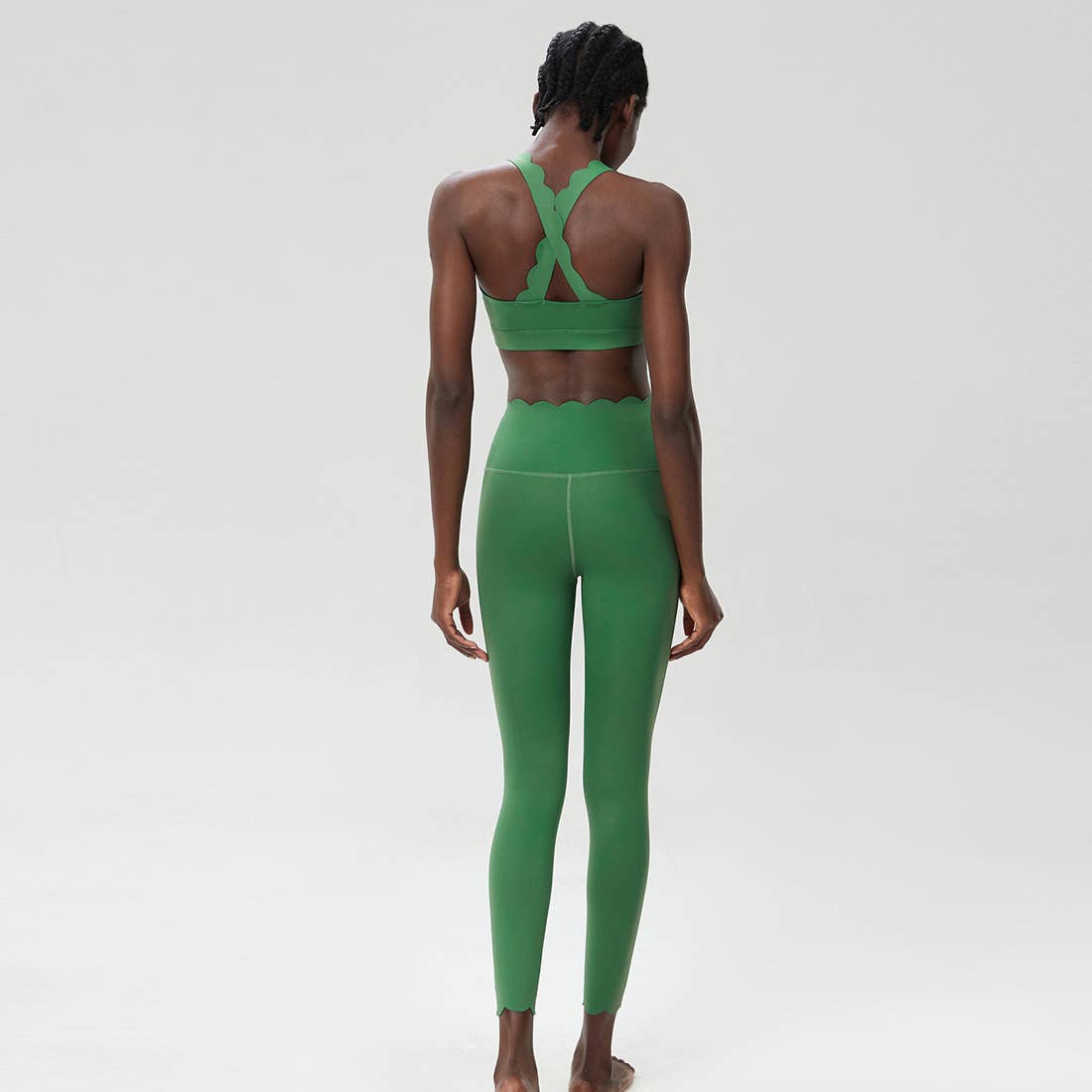 Sodalemon – wholesale Activewear set – Women′s – Women Seamless Yoga Set - Removable Cup Bra&Contoured Tights13