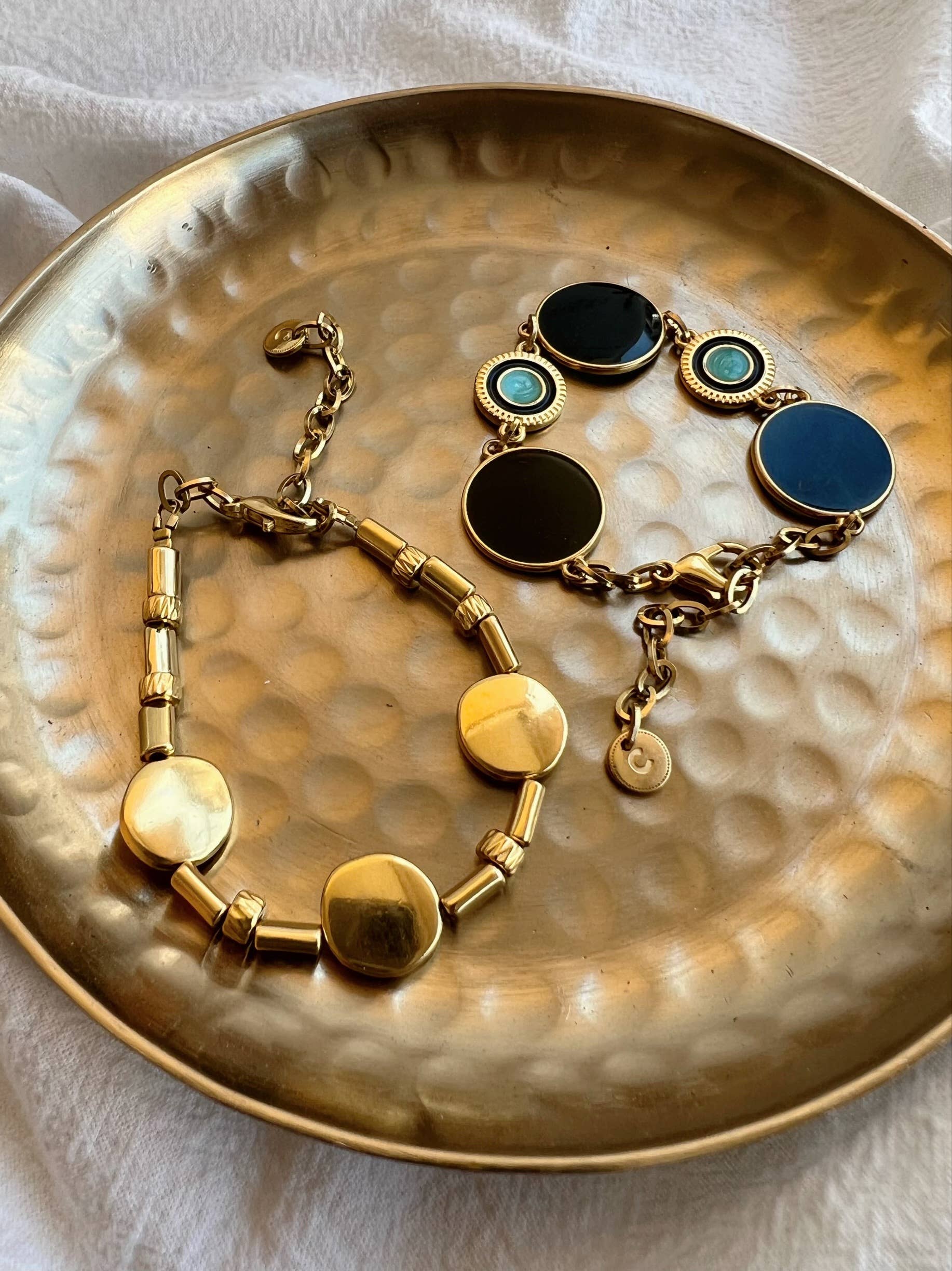 Christina Christi - Wholesale Armband met kralen - Gouden ronde kralenarmband, armband met schijfkralen en emaille3