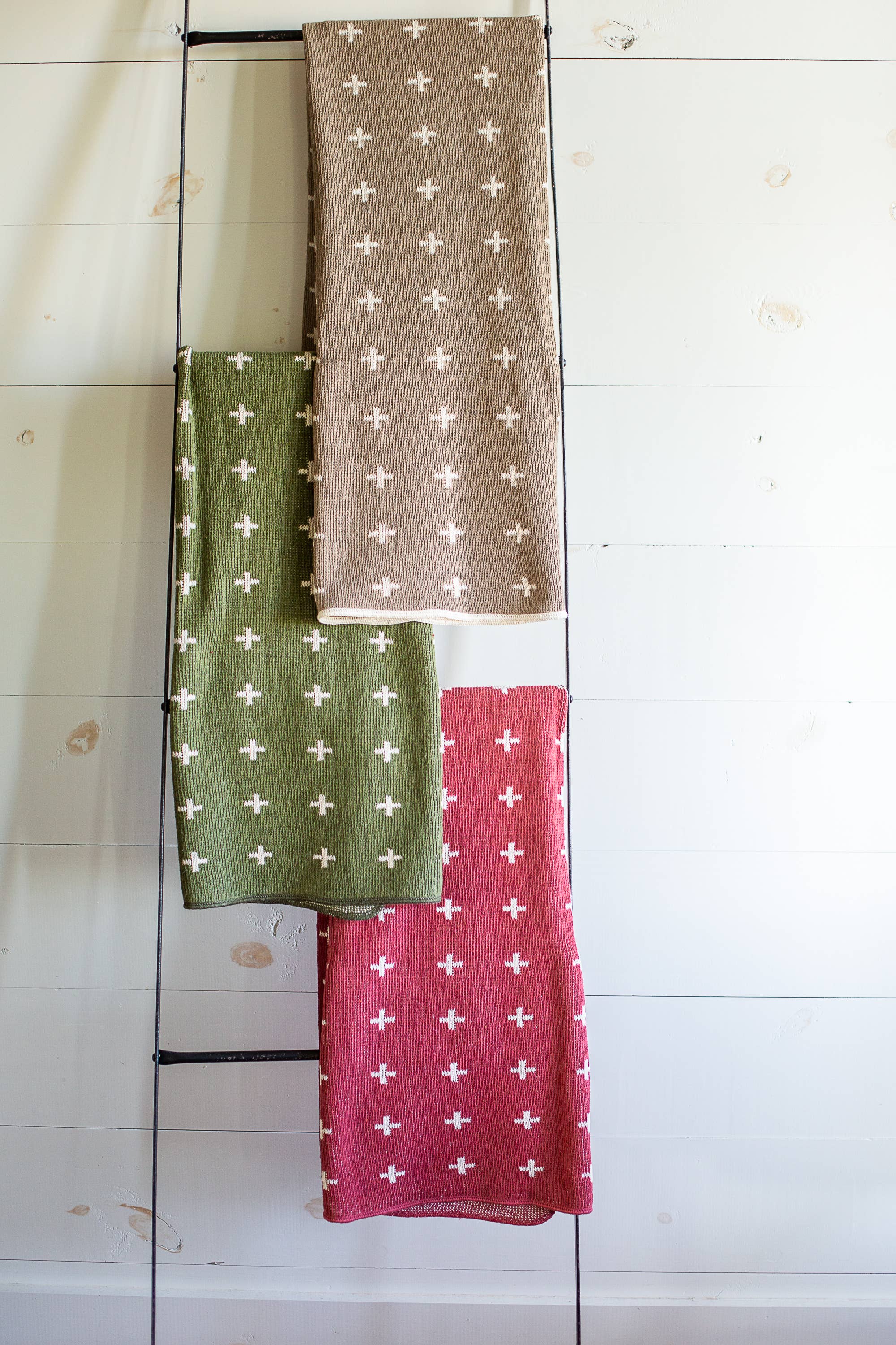 Modern Burlap - Wholesale Throw Blanket - Made in the USA | Mini Swiss Cross Knit Throw7