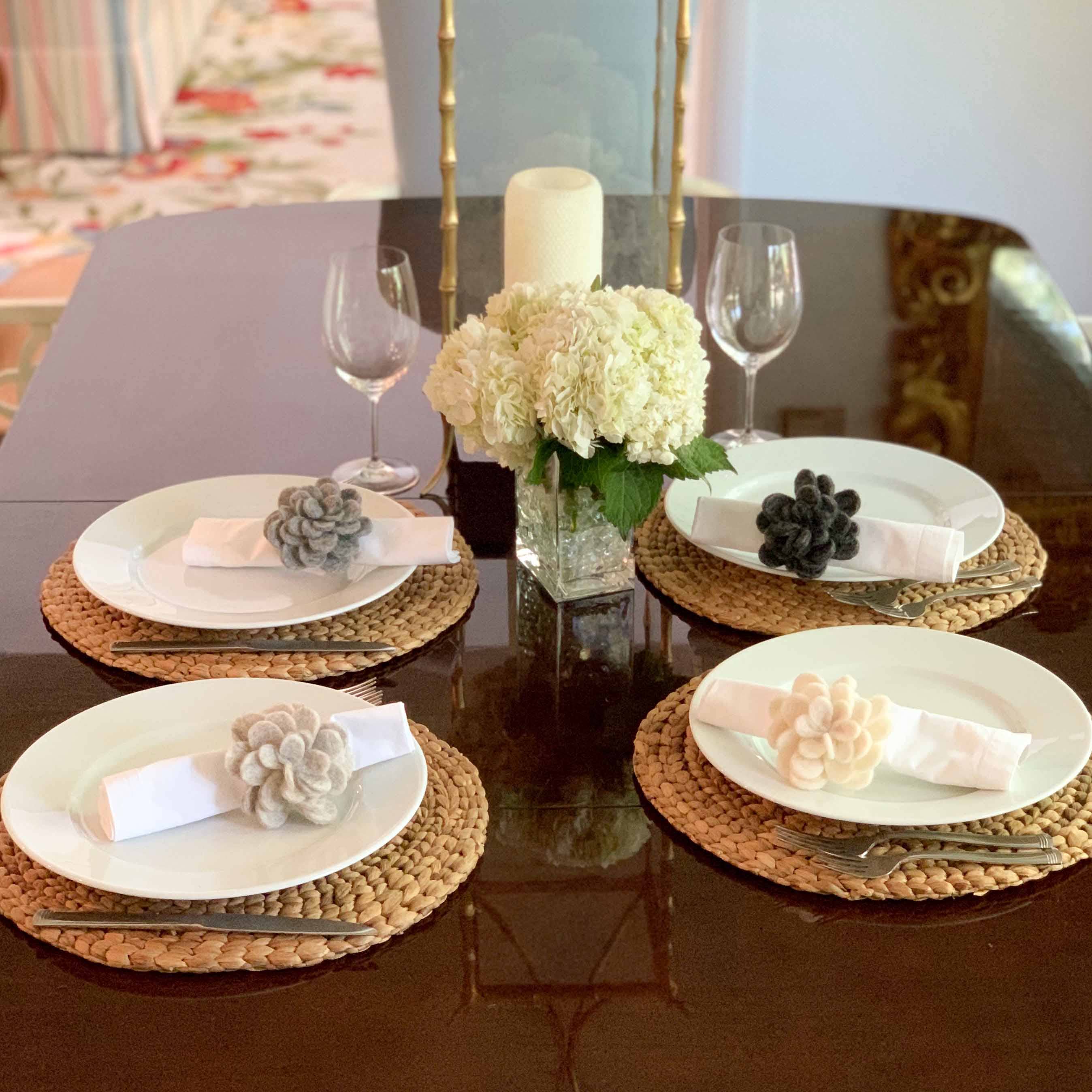 Global Crafts - Vendita all'ingrosso Anelli portatovagliolo - Zinnias - Set di 4 portatovaglioli in feltro2