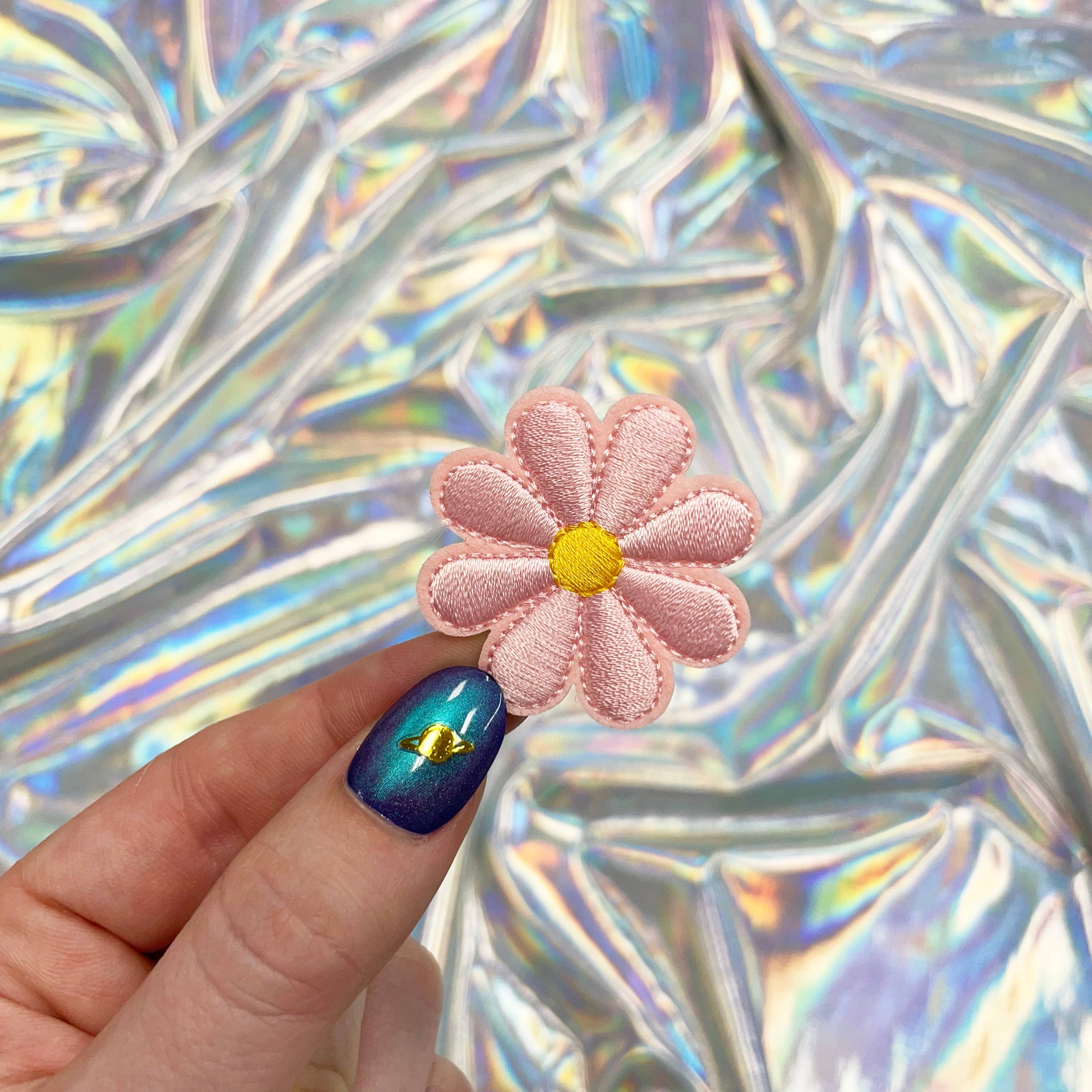 The Crafty Engineer - Vendita all'ingrosso Toppe - Piccole toppe termoadesive ricamate a forma di margherita13