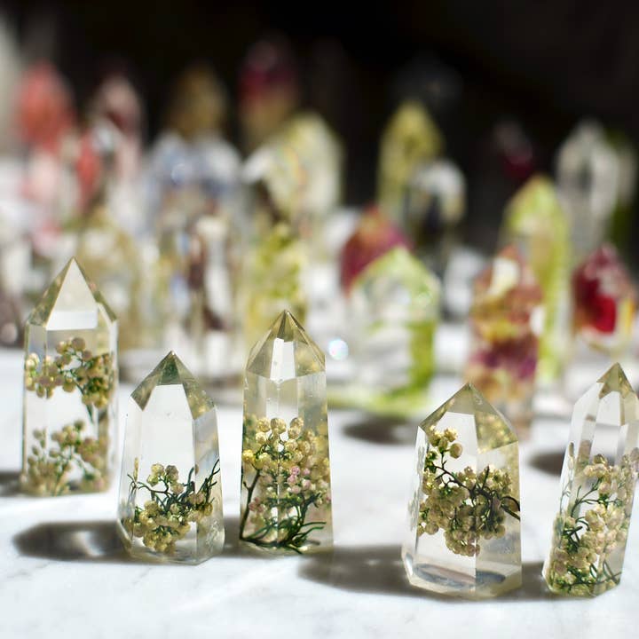 Eight Acorns Floral Preservation - Wholesale Decorative Tabletop Object - Mini floral crystal tower obelisk - desk décor12