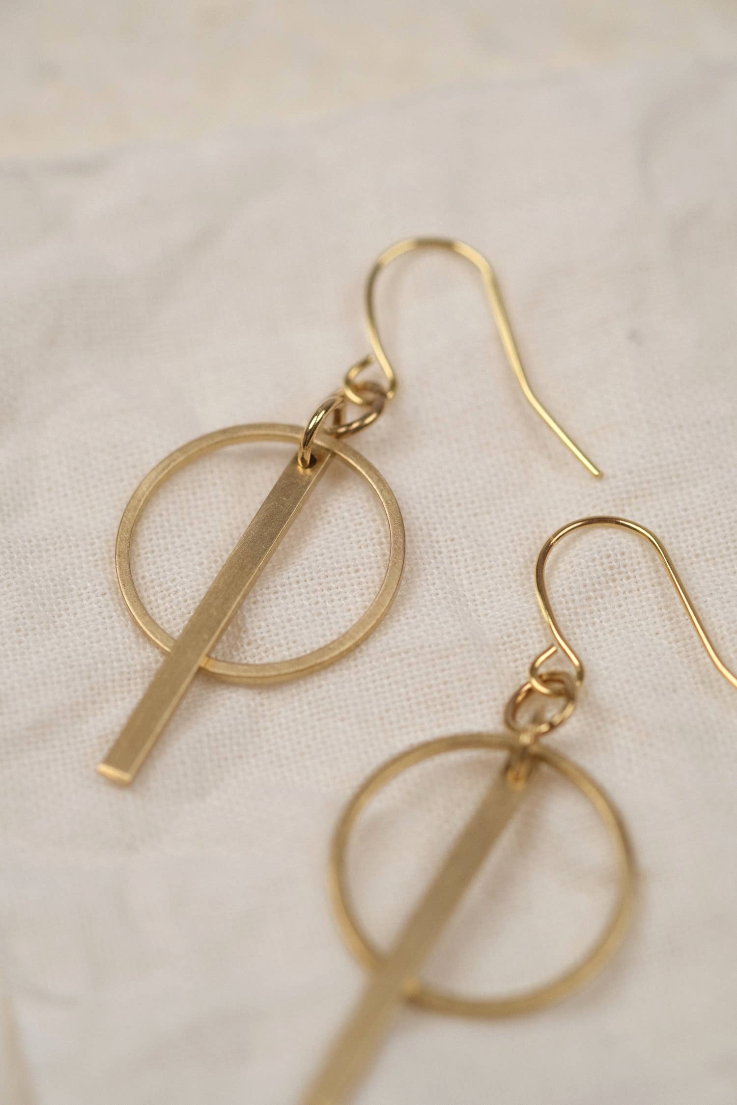 BRASSCAKE Jewelry – Engroshandel Hængeøreringe og creoløreringe – OKU øreringe – bæredygtige, håndlavede smykker fra BRASSCAKE Jewelry1