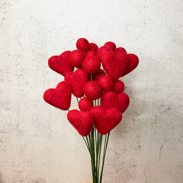 Oakwind Hollow - Wholesale Artificial flowers - Felt Heart Ball Bouquet Singles Red Hot