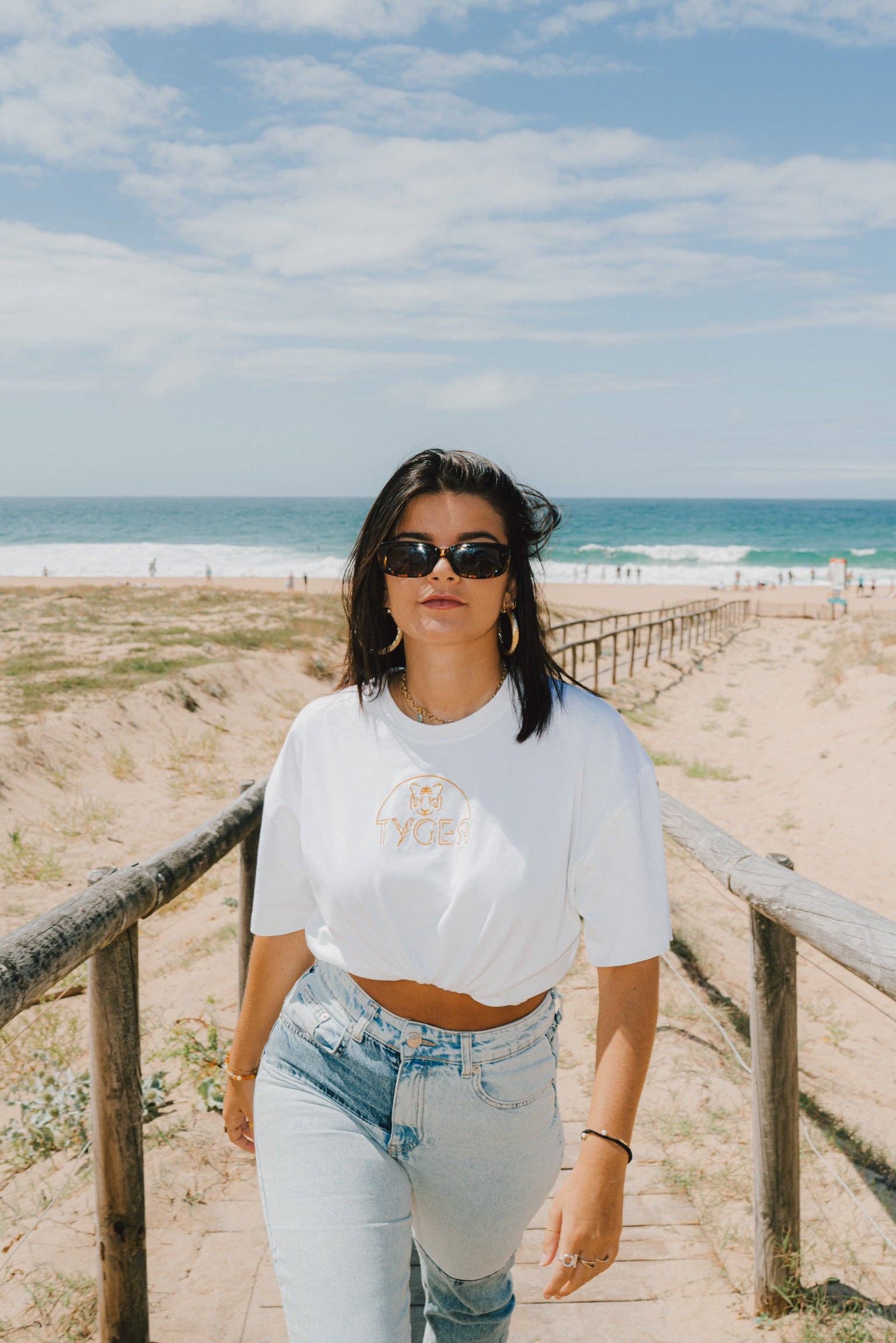 TYGER ESSENTIAL WHITE T-SHIRT for wholesale on Faire6