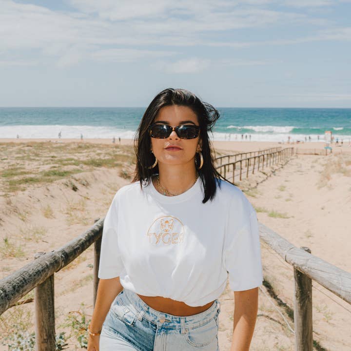 BIANCO T-shirt bianca essenziale Tyger in vendita all'ingrosso su Faire6