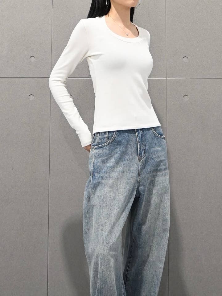 Figurbetontes Langarmshirt mit Rundhalsausschnitt für den Großhandel von Blanc.Noize