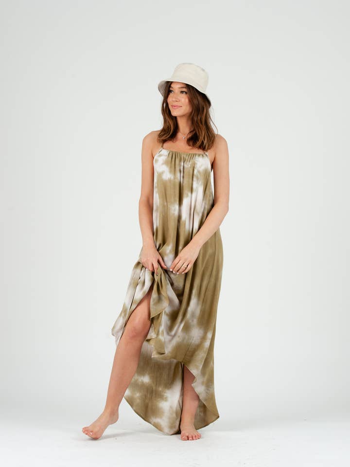 SAIGE TIE DYE MAXI DRESS-PISTACHE por atacado de Lucca Couture
