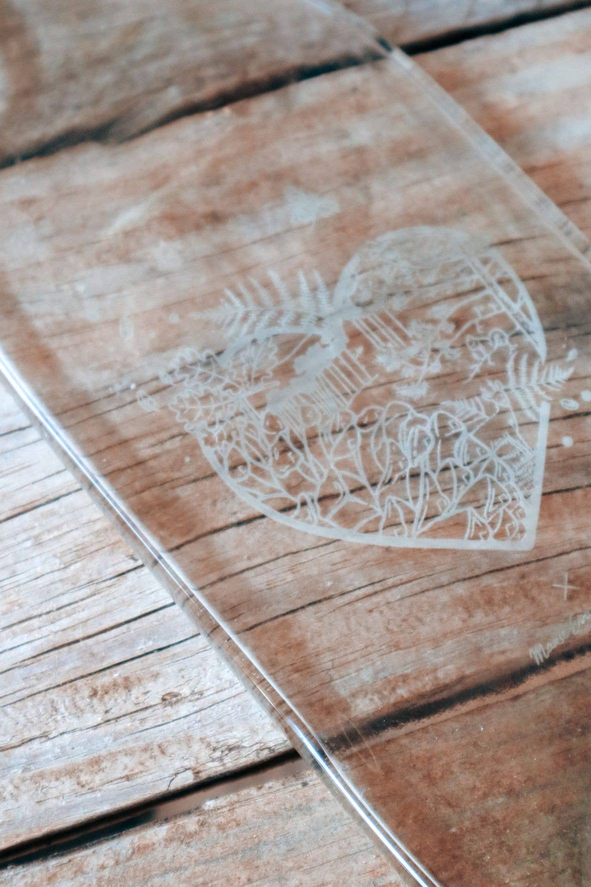 PLATES & Culotées - Wholesale Decorative Plate/Dish/Bowl - THE WHITE PLATES & illustrated Heart-white5