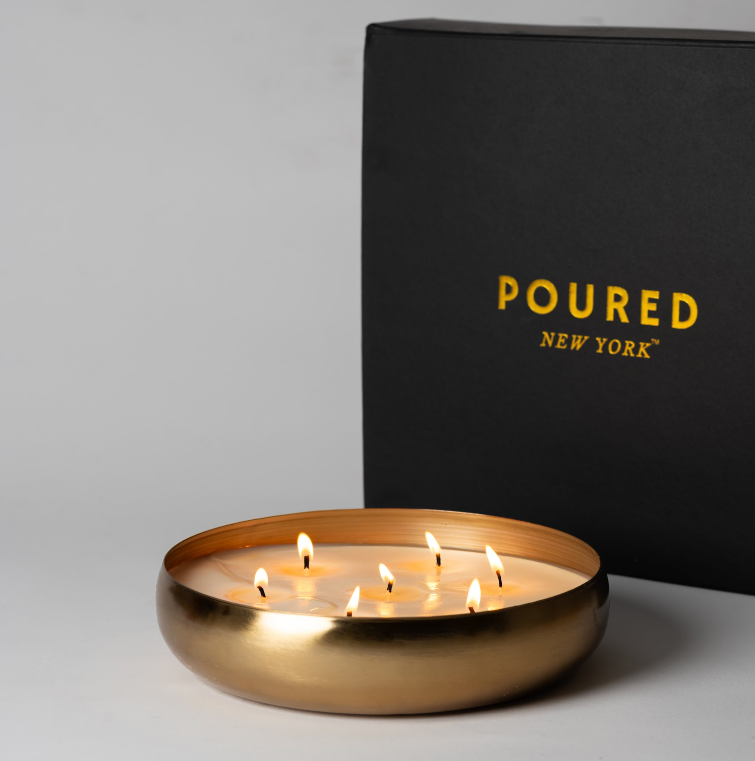 Poured New York - Venta al por mayor Velas en tarros - LLAMAS Y FRANELA2