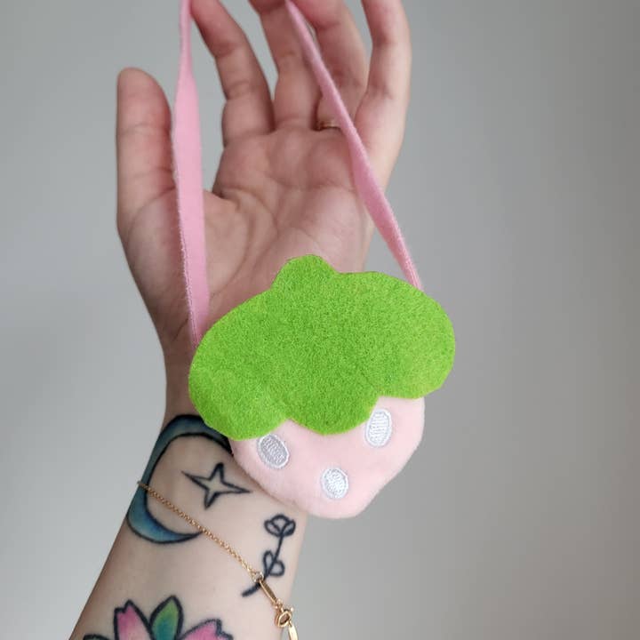 mini sac à main à fraises pour la vente par Sugary carousel