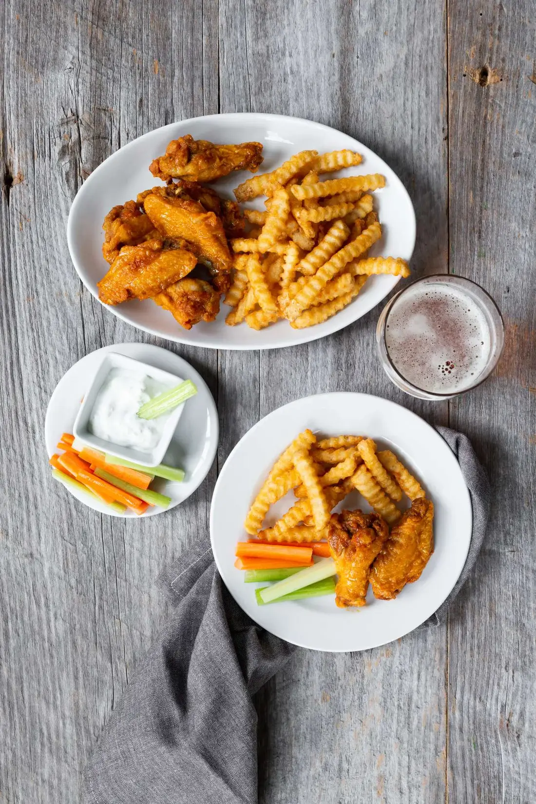 Porcelana Branca RE Prato Oval Cerâmico de Borda Laminada, 13.75" para venda a revendedores na Faire1