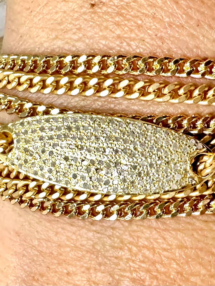 Bracciale a maglie dorate a più fili con diamante ovale, chiusura magnetica per la vendita all'ingrosso da parte di Suzy T Designs