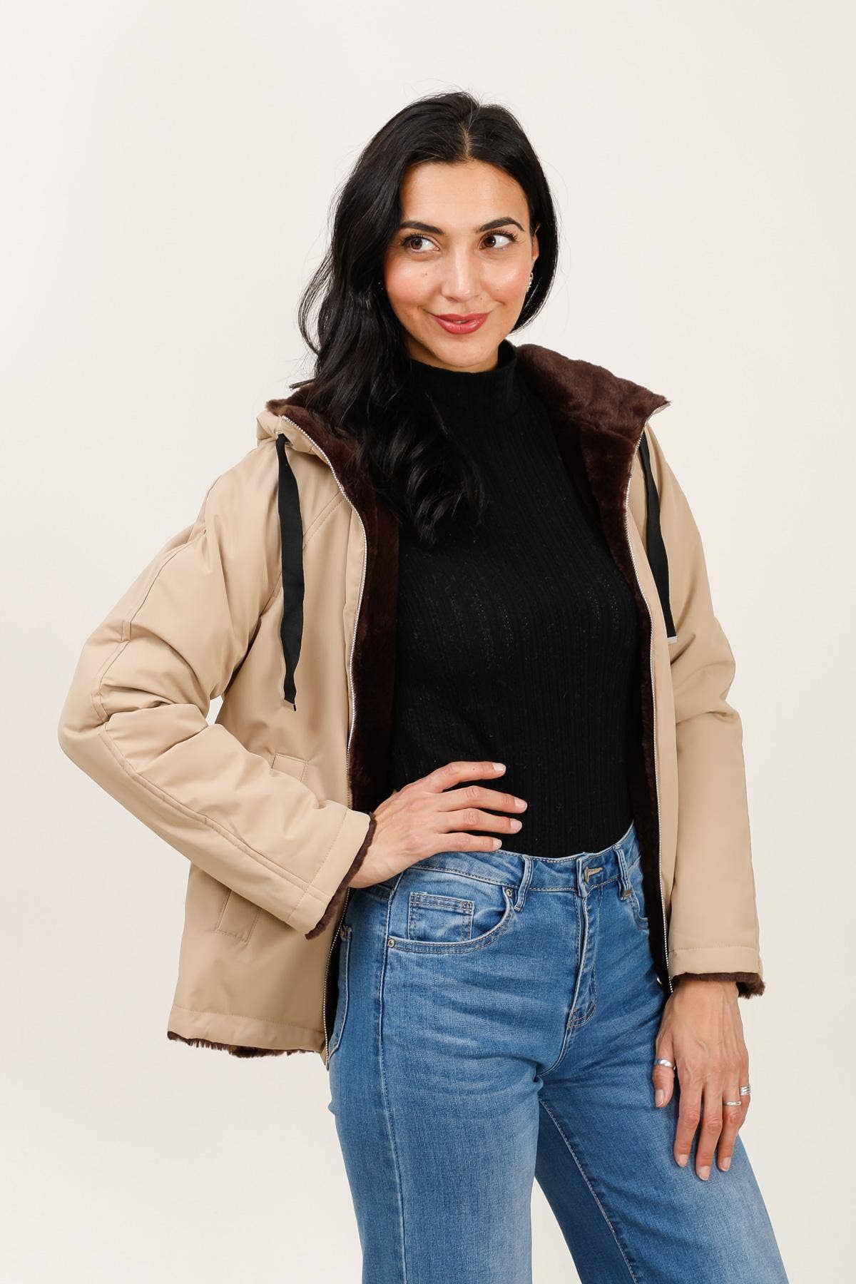 Attrait Paris - Wholesale Parka - Women's - Short hooded parka, reversible fur17