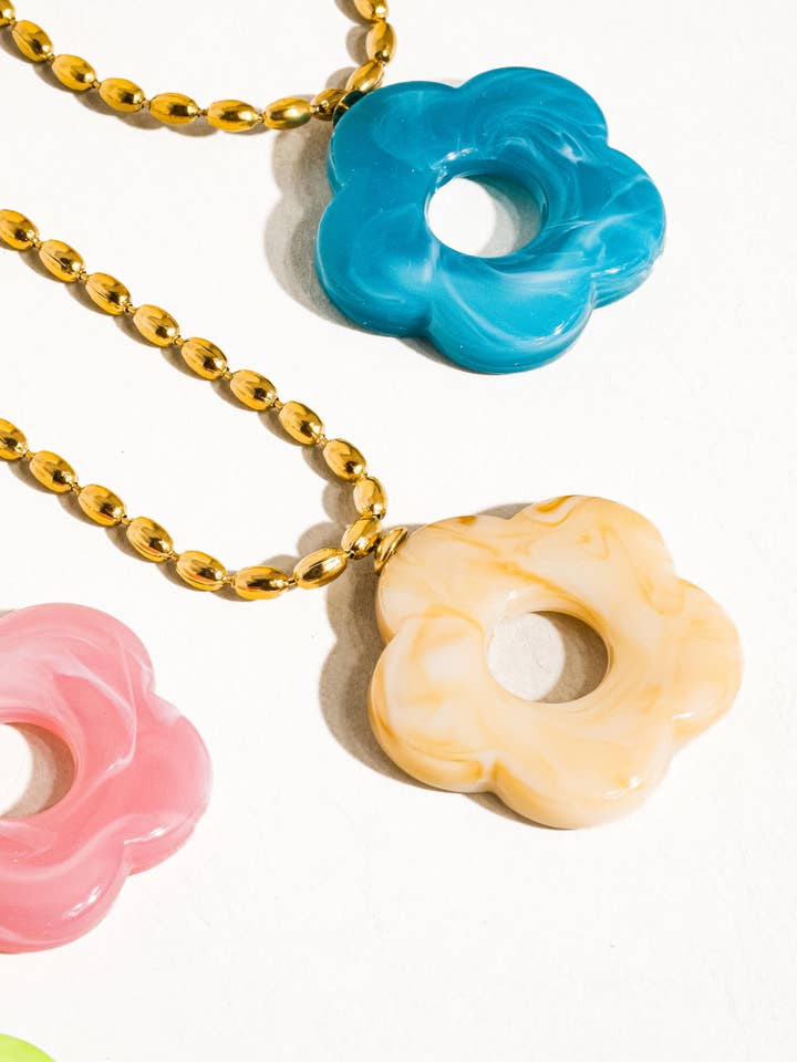 Zea Non-Tarnish Summer Floral Pendant Necklace for wholesale by Flânerie by MAIQ