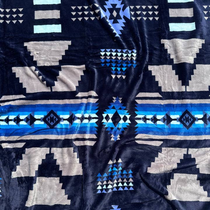 Coperta in morbido peluche Navy Aztec, misura media, misura matrimoniale per la vendita all'ingrosso da parte di Sunshine Home Textile