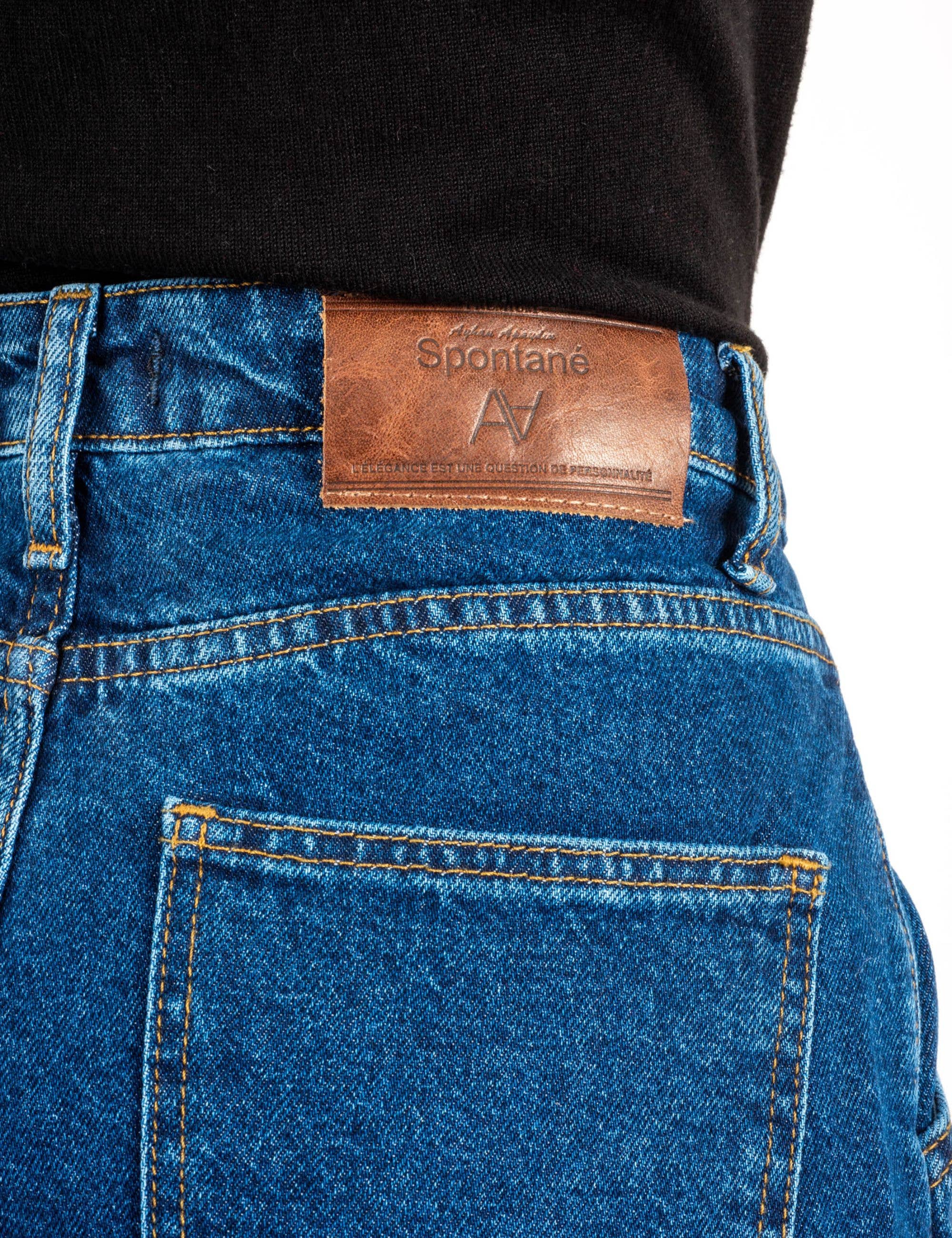 Blue Slouchy jeans - Stylish and comfortable - CasualChic Denim for wholesale on Faire8