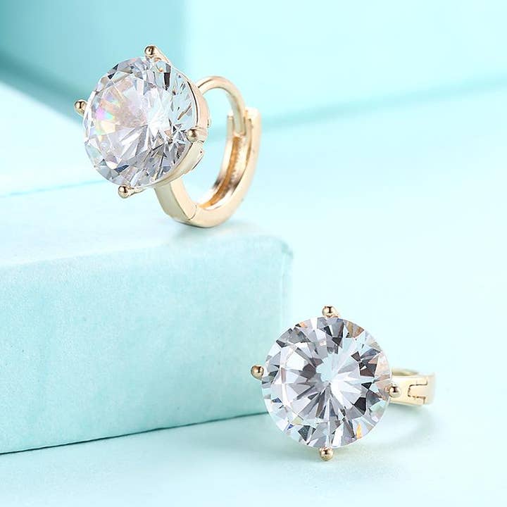 Créoles en diamant créé de 10 mm pour la vente par Golden NYC Jewelry