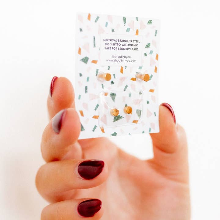 LINNY CO - Wholesale Stud/Post Earrings - Screwback Stud Earrings - Nora Heart Pink3