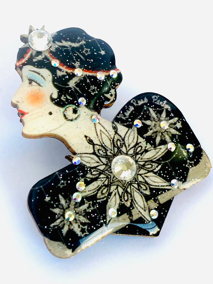 Broche en forme d'étoile, broche rétro, bijoux en forme d'étoile et de lune pour la vente par Rosie Rose Parker