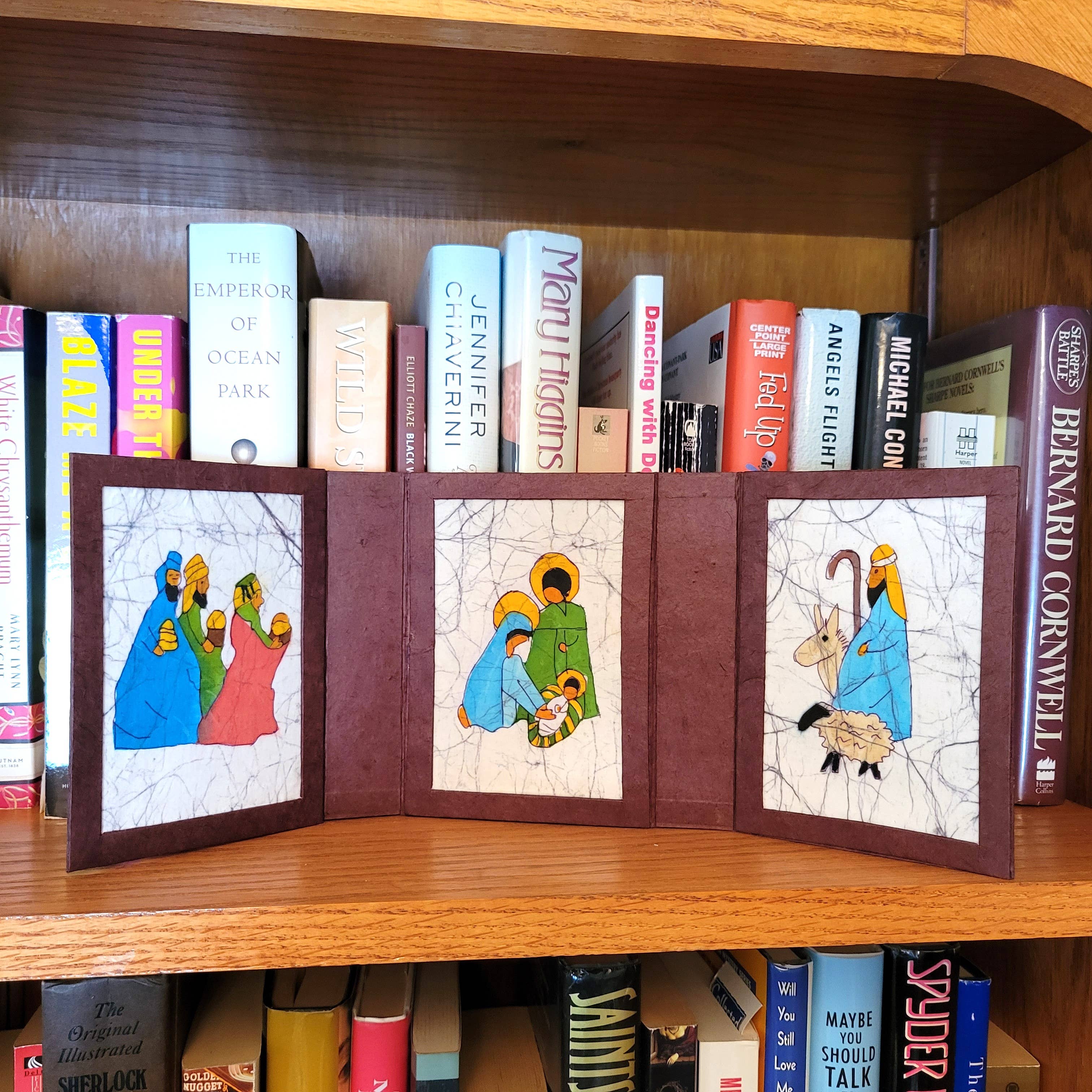 Eclectic Woodchuck – wholesale Nativity scene decor – Batik Nativity Triptych in Paper Mache Box 10