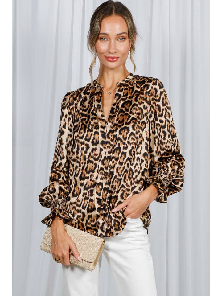 Brun Bluse med Henley-krave og leopardprint i elastisk smock fra Vine & Love for engroshandel på Faire18