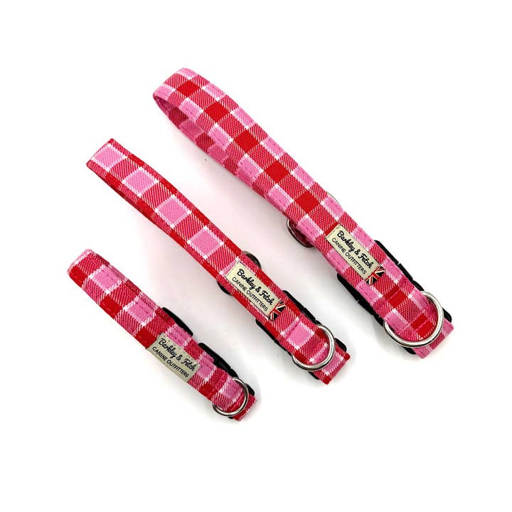 Collier pour chien en tartan rose et rouge pour la vente par Barkley and Fetch
