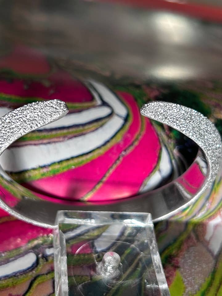 GLITRENDE MANCHETARMBÅND for engroshandel hos BABY JOYS