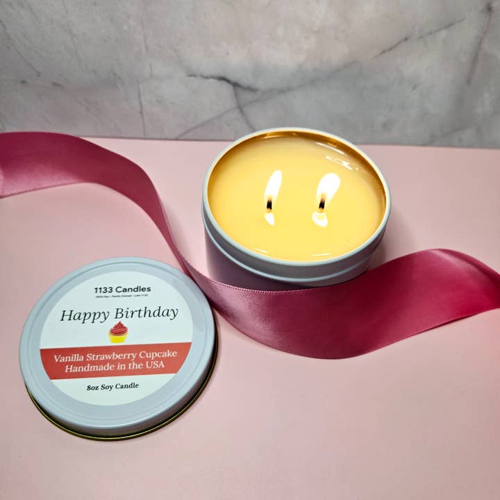 Candela Happy Birthday da 8 once | Candela Cupcake alla fragola per la vendita all'ingrosso da parte di 1133 Candles