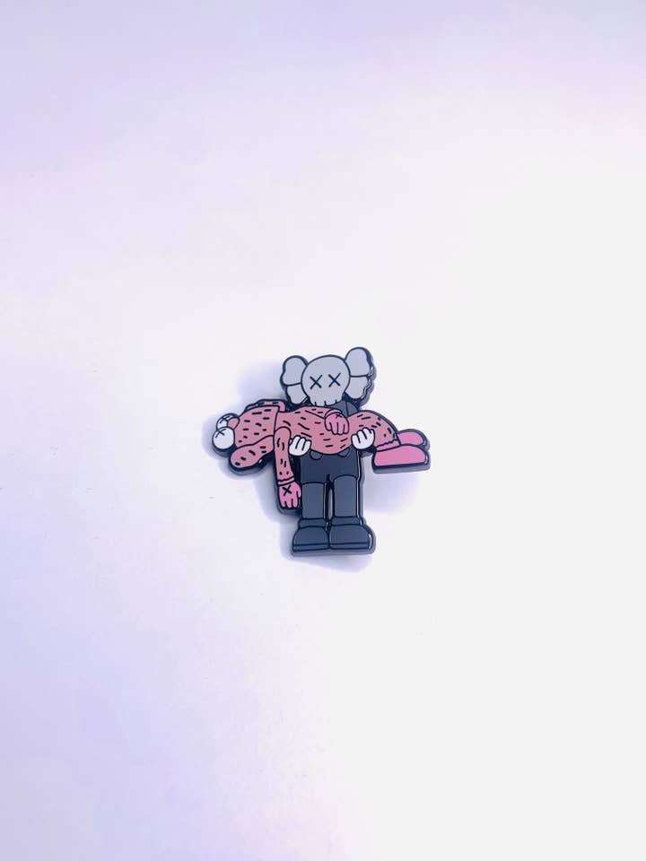 Kaws Gone Campanion pour la vente par Pop Pins NYC