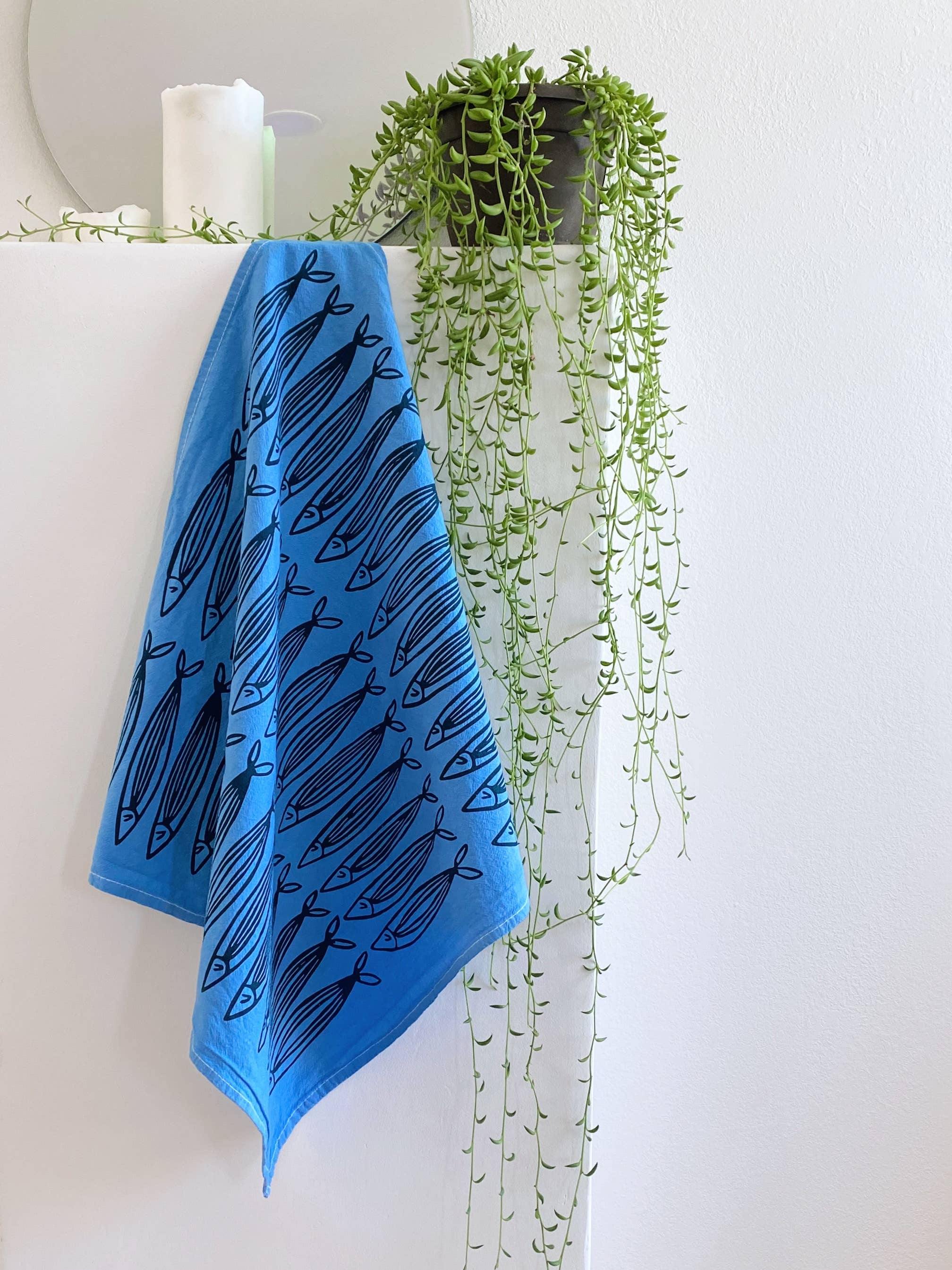 Julie Peach - Wholesale Theedoek - Blauwe sardines 20" theedoek - zeefdruk 100% katoen2