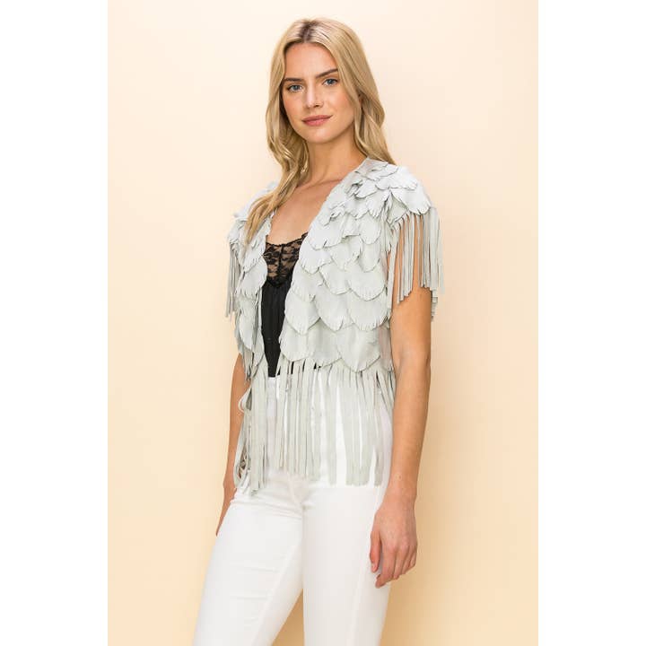 CHALECO DE GAMUZA CON FLECOS CON CORTE DE PLUMAS para venta al por mayor de VOCAL