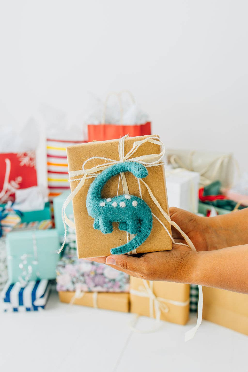 Nivas - Wholesale Ornament - Christmas Dinosaur Felt Ornament (Brontosaurus)