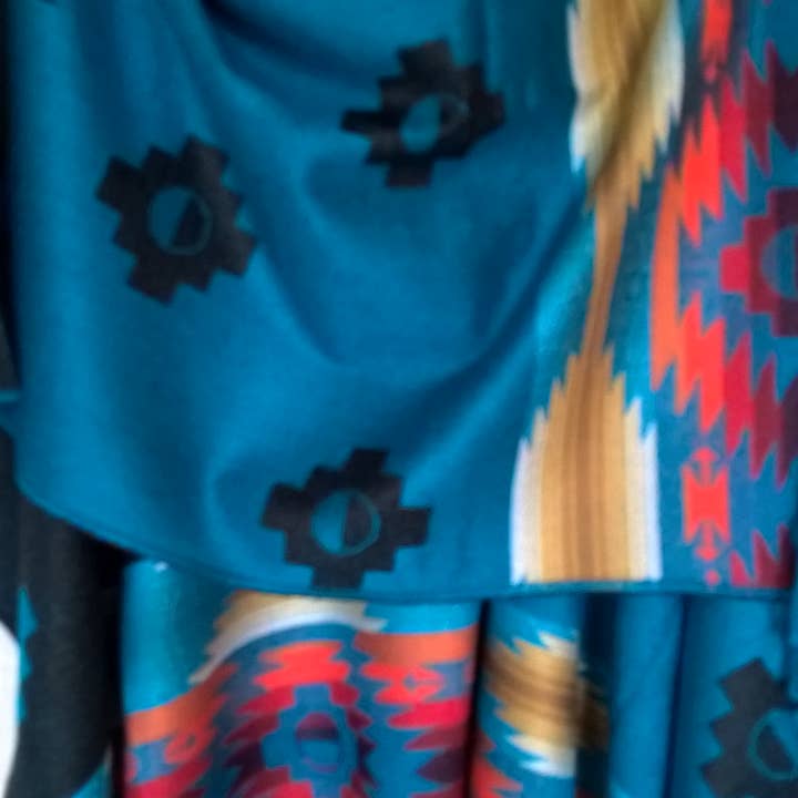 Treasure of ANDES - Venta al por mayor Poncho - Mujer - Poncho Andino Artesanal REVERSIBLE Unisex ENVÍO GRATIS30