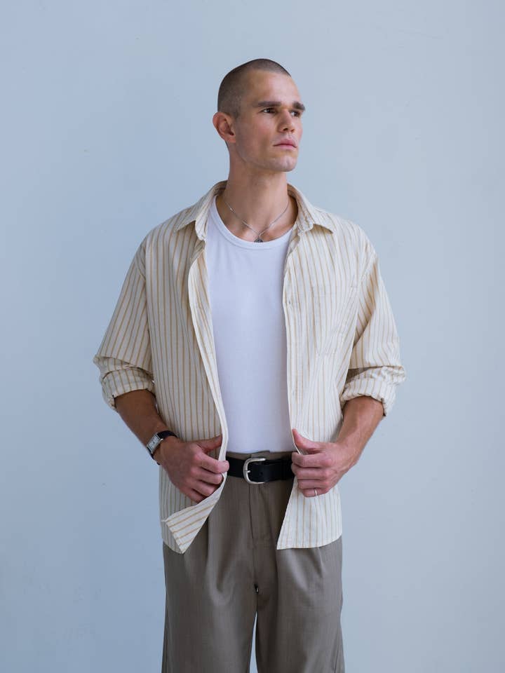 La chemise Hikari à rayures pour la vente par Hipland