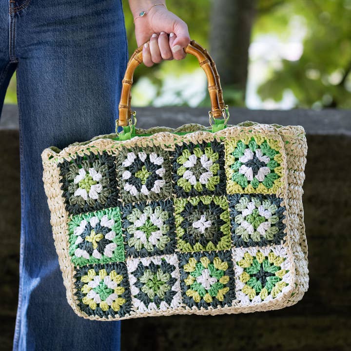 CAROL gehaakte tas met bamboe handvatten voor wholesale door Vimoda