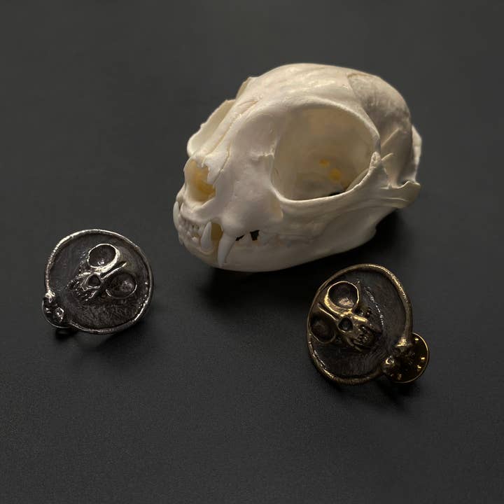 Miyu Decay - Wholesale Lapel Pin/Button - Familiars Cat Skull Pin in Brass and Sterling Silver0