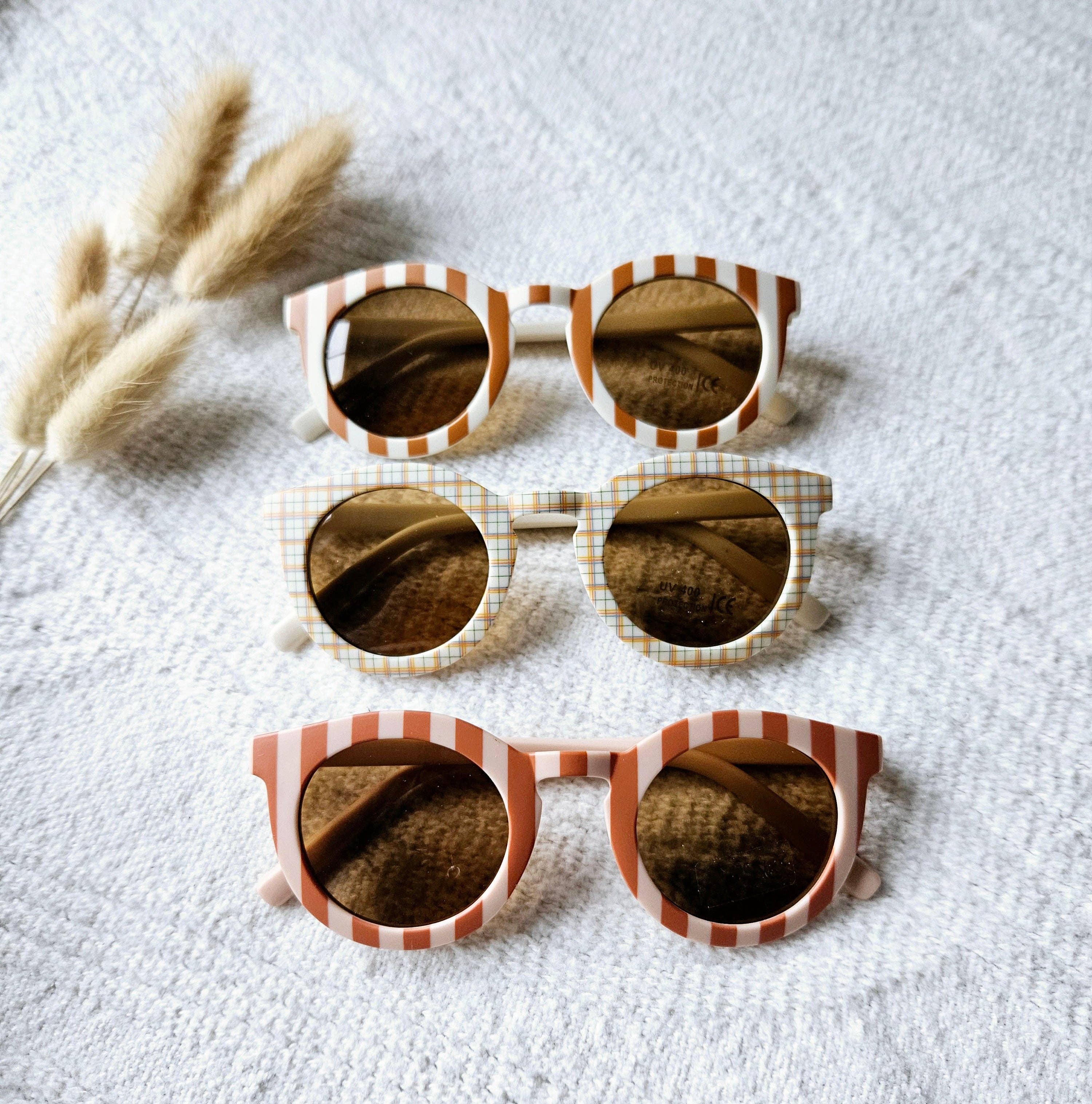 Rammelaartje – wholesale Solglasögon/glasögon - Barn – Baby- och barnsolglasögon med UV400-skydd i mjukt rosa och kamelfärg3