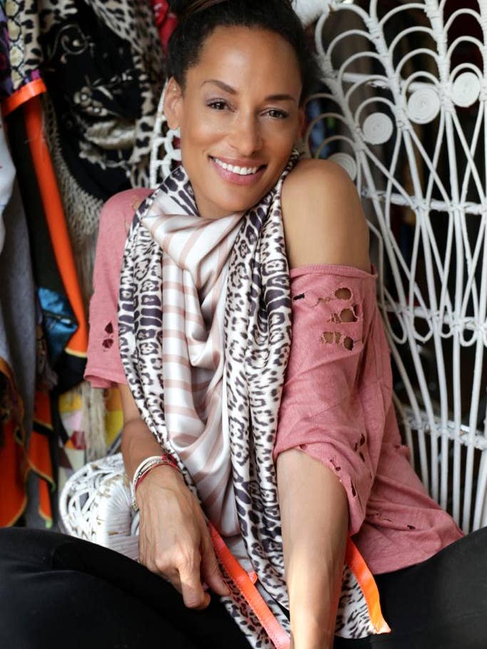 Sciarpa a triangolo Must-Have Neon per la vendita all'ingrosso da parte di Ebony & Ivory