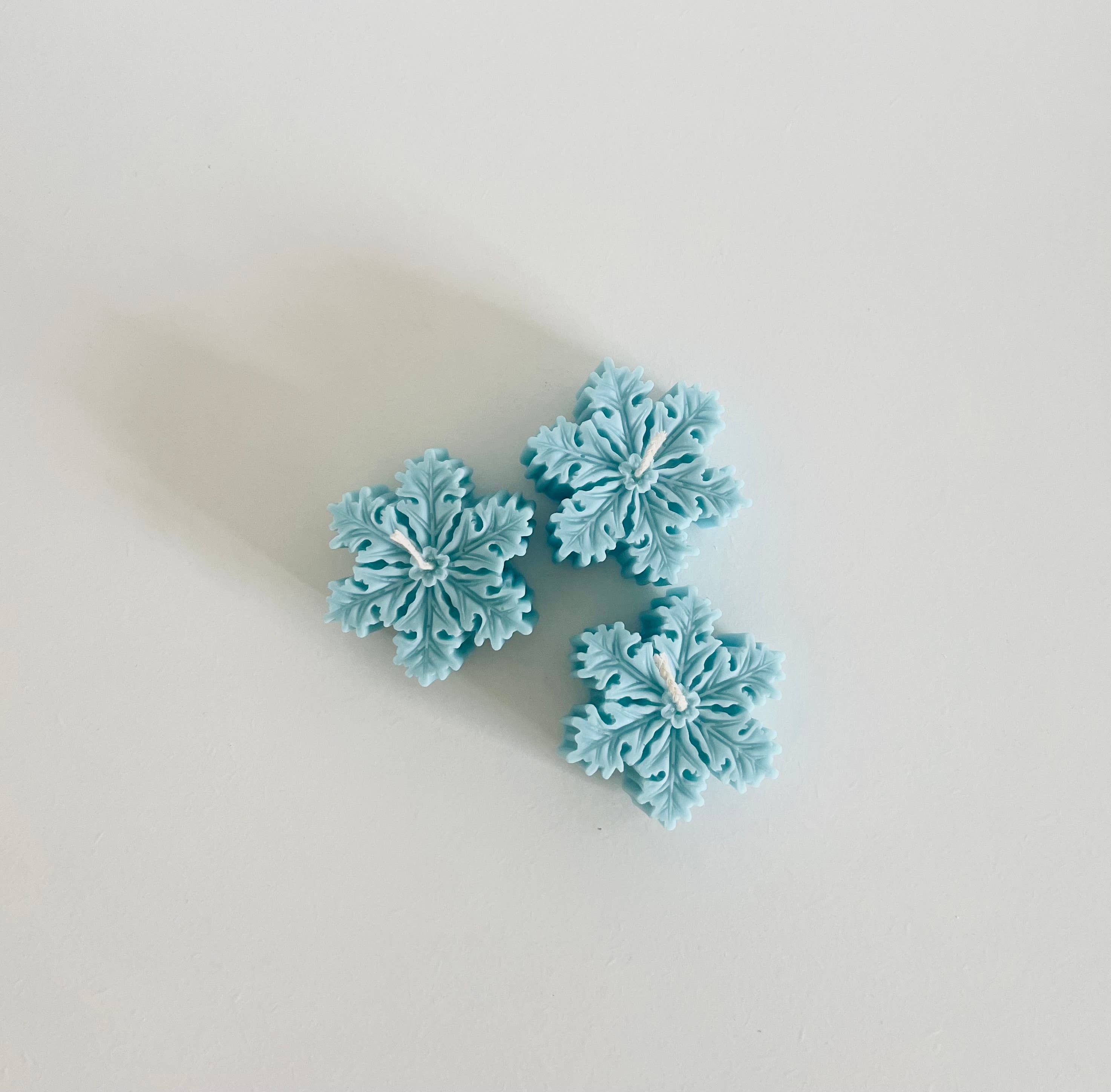 Sweet-Deco Creative - Wholesale Novelty Candle - Hand cast snowflake candle7