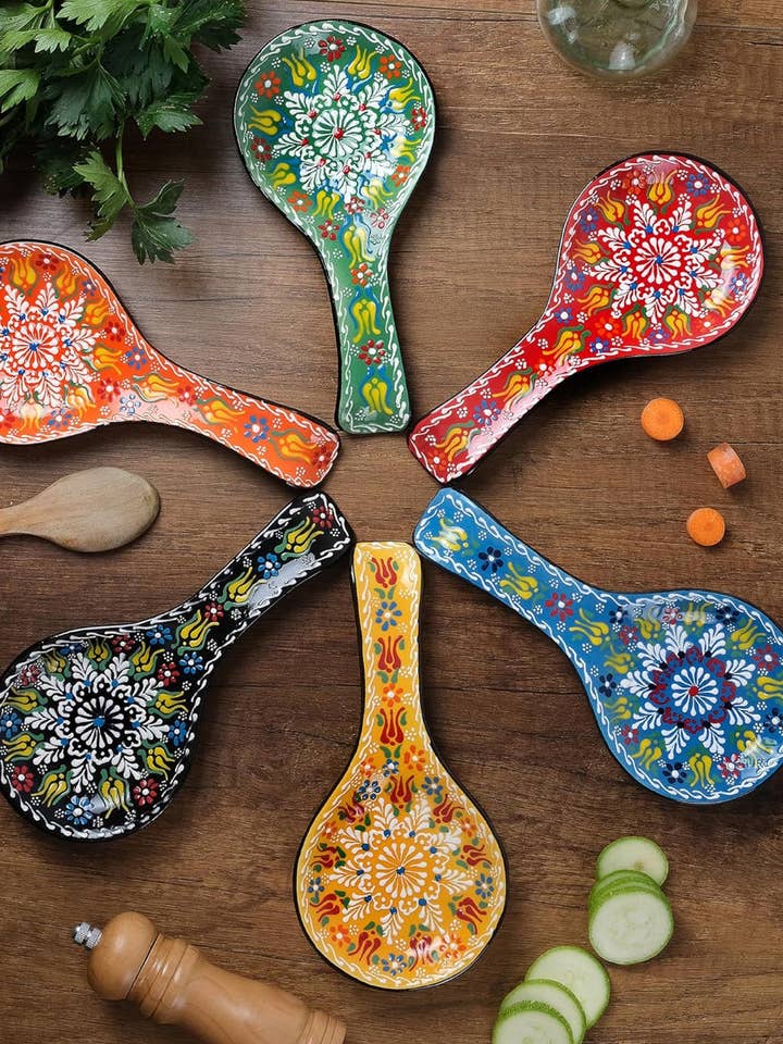 Repose-cuillère en céramique turque fait main Dantel pour la vente par Luuma Home