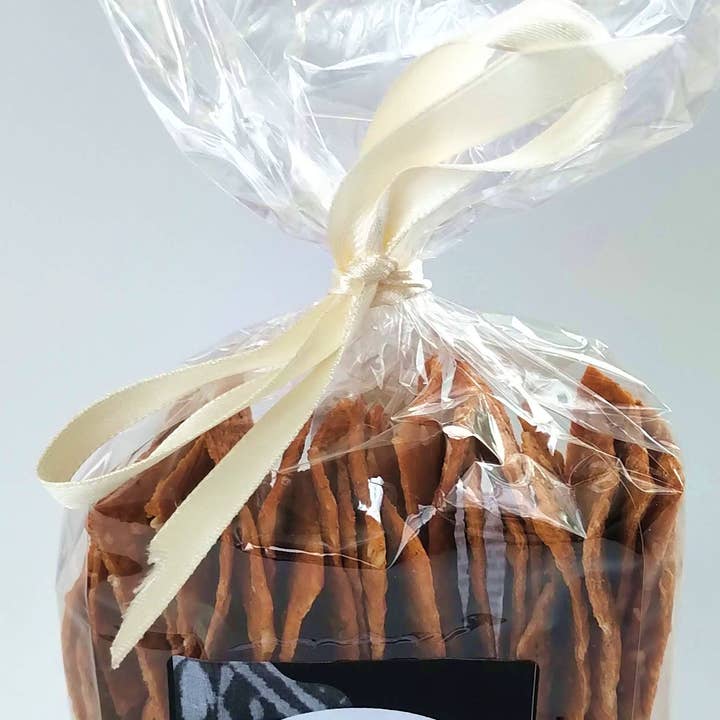 Kokwa & Mikki artisan Maris Piper crackers (spicy) for wholesale by Miss Nang Treats