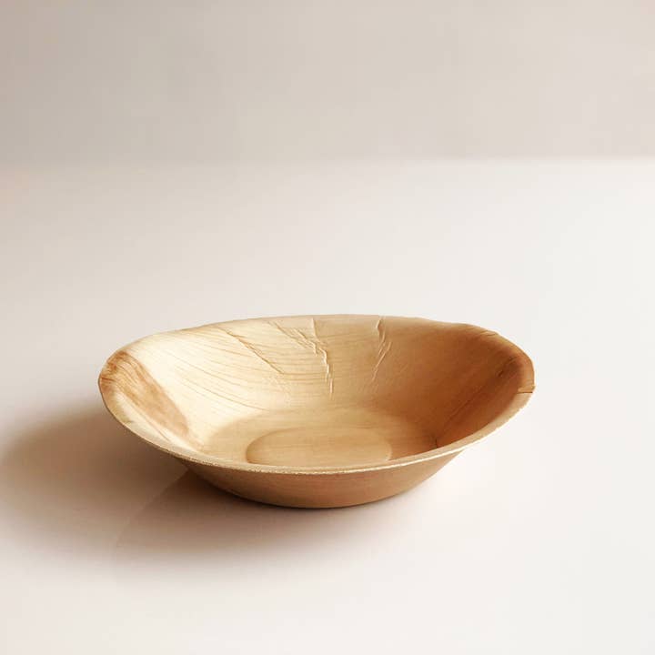 The Wholeleaf Co. - Wholesale Bowl - Medium Round Disposable Palm Leaf Bowl | 18cm | 25 Pack | Code. 5035