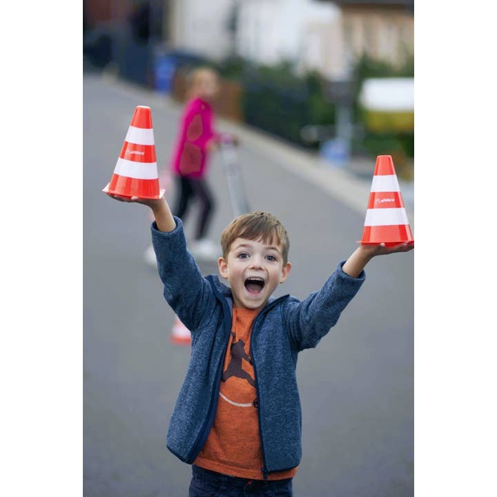 alldoro GmbH - Wholesale Toy Set - Kids - Set of 20 pylons, warning cones orange-white, each 17 x 13 x 13 cm