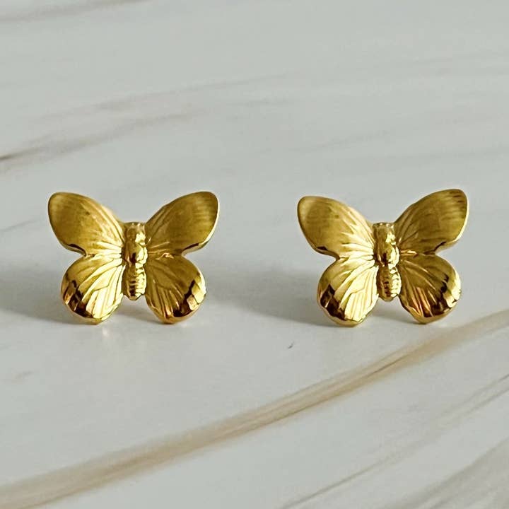 Vintage-Solo-Ohrstecker mit Schmetterlingsmotiv für den Großhandel von Ellison+Young